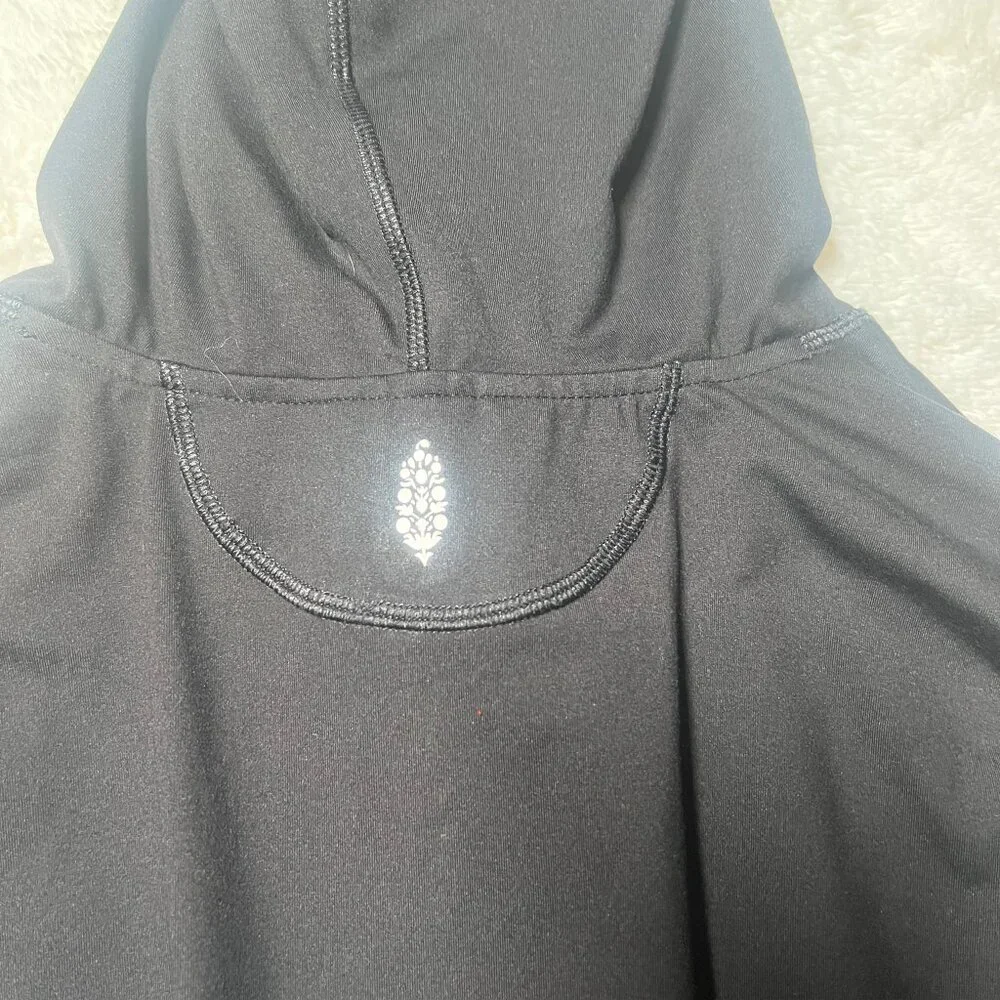 FP‎ Movement Zip Hoodie Black w/ Thumbholes & Striped Cuffs – Women’s M NWT